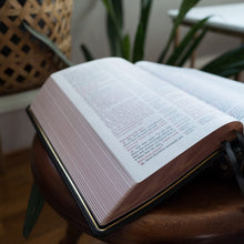 Load image into Gallery viewer, NKJV Classic Verse-Style Center-Column Reference Bible – Black | Trusted New King James Version | 72,000+ Cross-References | Comfort Print® Genuine Leather