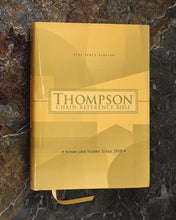 Load image into Gallery viewer, Thompson Chain-Reference Bible, Hardcover, Red Letter: , NKJV, KJV, ESV, NIV, Red Letter Hardcover – Import,
