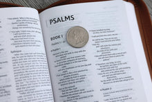 Load image into Gallery viewer, Holy Bible: Niv, Thinline Bible, Brown/white, Zippered, Red Letter, Comfort Print Imitation Leather – Import,