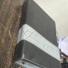 Load image into Gallery viewer, Niv, Storyline Bible, Leathersoft, Black, Comfort Print: New International Version, Black, Leathersoft, Each Story Plays a Part, See How They All Connect Imitation Leather – Import