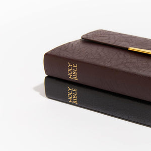 NKJV/KJV, Checkbook Bible, Compact, Bonded Leather, Burgundy, Wallet Style, Red Letter: Holy Bible, New King James Version (Bible Nkjv/Kjv) Leather Bound