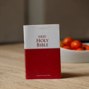 Economy Bible-NKJV-NIRV-NIV: Beautiful. Trustworthy. Today Paperback